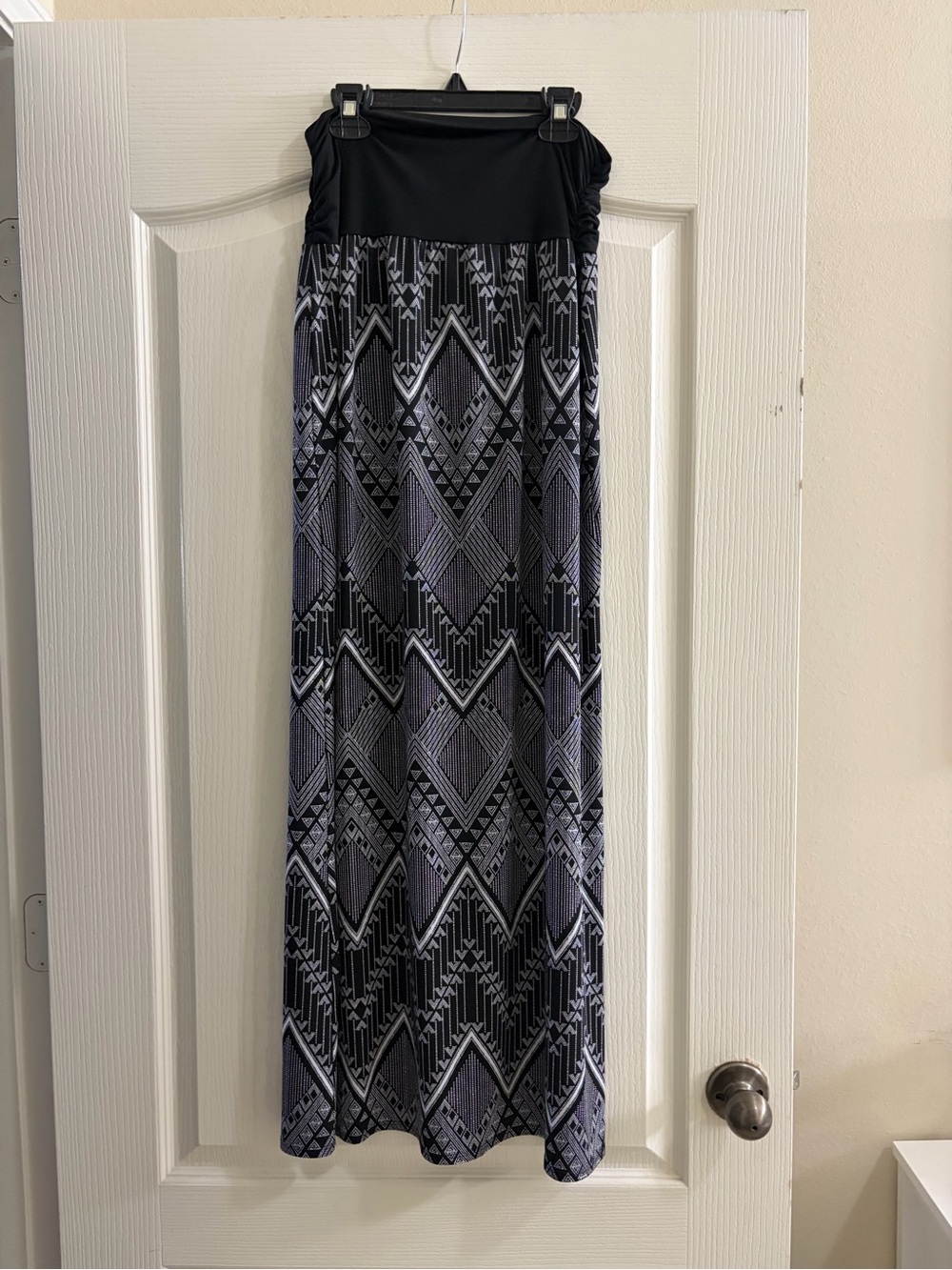 Apt. 9 Black and Gray Geometric Print Maxi Skirt